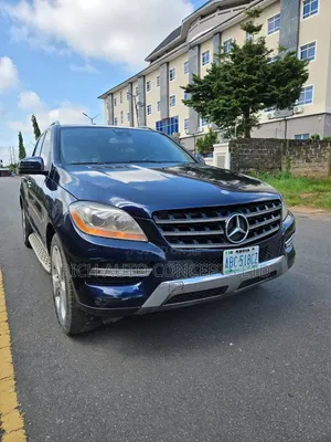 Mercedes-Benz M Class ML350 4MATIC 4dr SUV AWD (3.5L 6cyl 7A) 2014 Blue