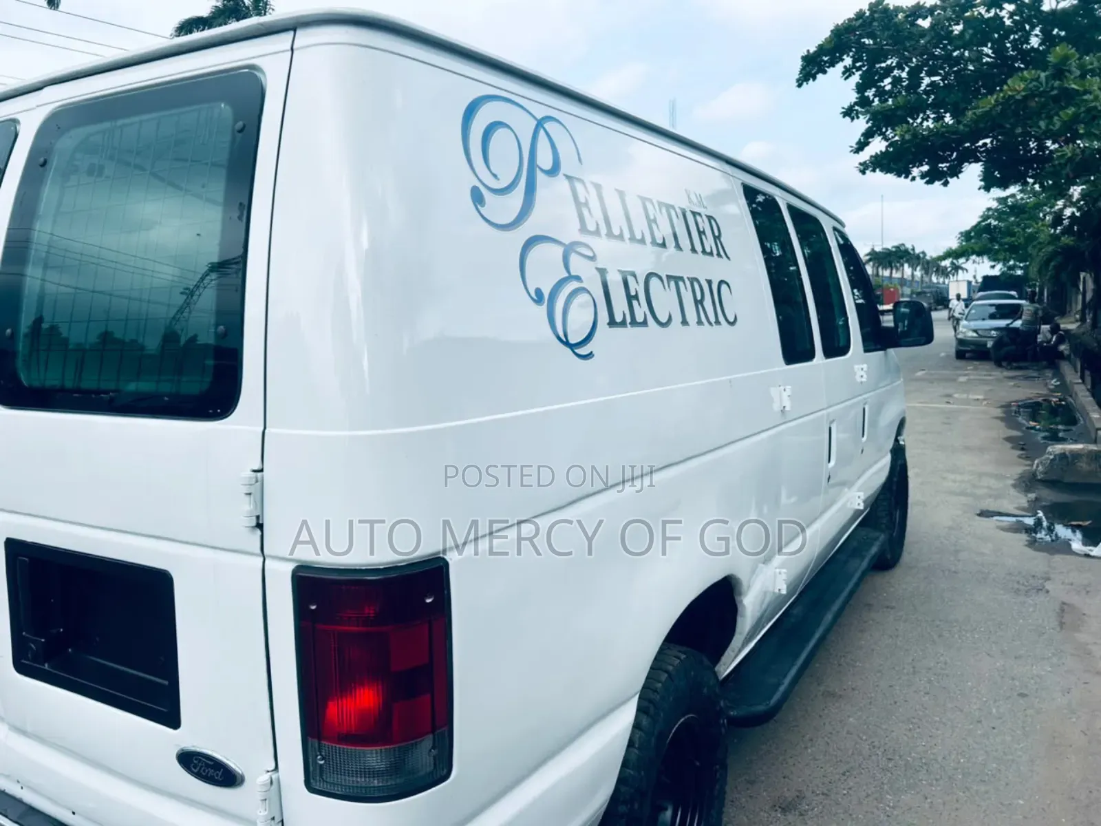 Ford E250 2014 White
