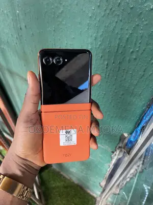 Motorola Razr 2024 256 GB Orange