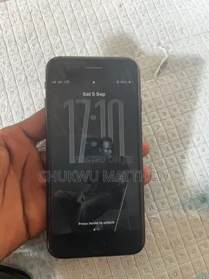 Apple iPhone SE (2022) 64 GB Black