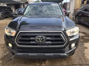 Toyota Tacoma SR5 2022 Black