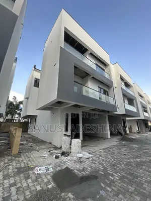 5bdrm House in Gwarimpa Estate,Fct, Gwarinpa for sale