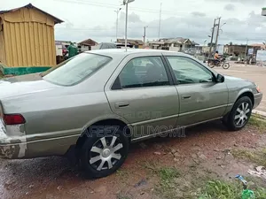 Toyota Camry Automatic 1999 Gray