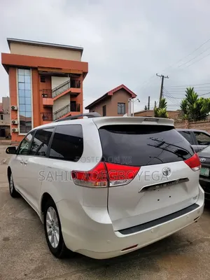 Toyota Siena 2013 for Hire