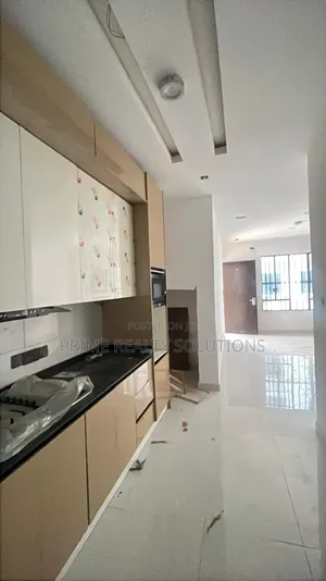 2bdrm Apartment in Lekki Phase 1 for rent