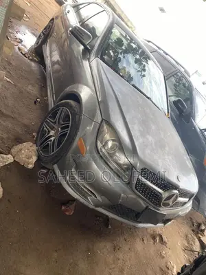 Mercedes-Benz C300 2011 Gray