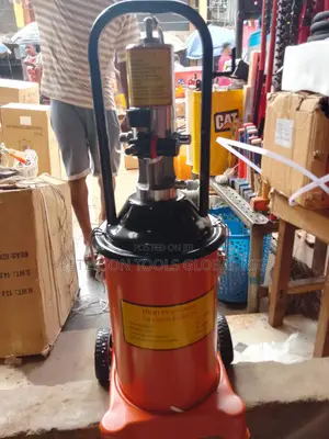 High Pressure Pneumatic Air Grease Lubricator 12l