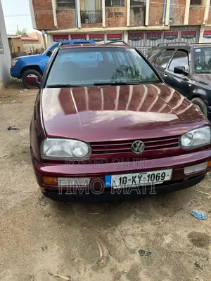 Volkswagen Golf 2004 Maroon