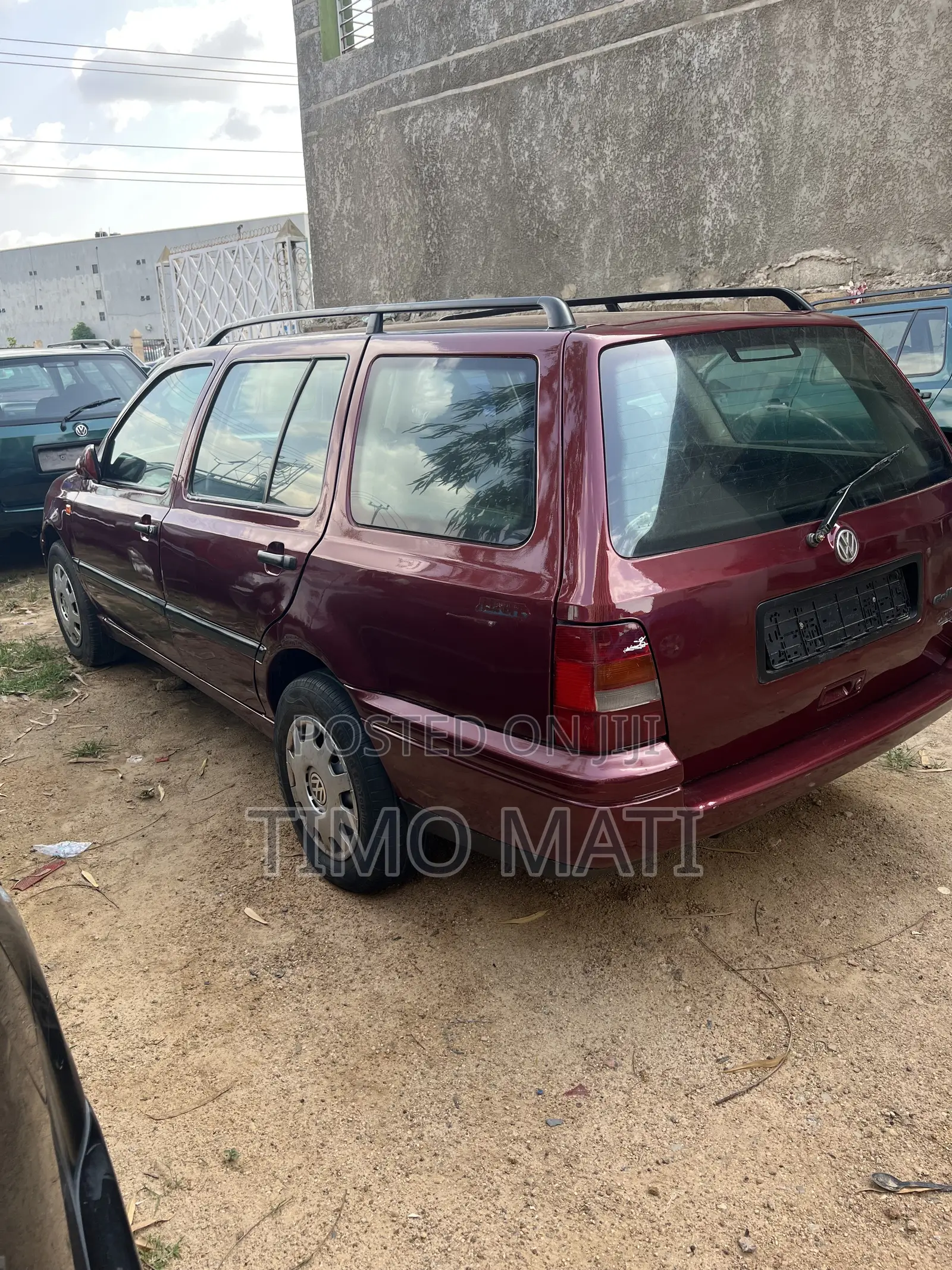 Volkswagen Golf 2004 Maroon
