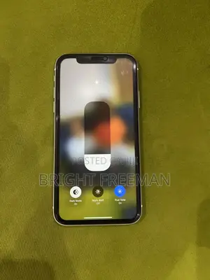 Apple iPhone XR 64 GB White