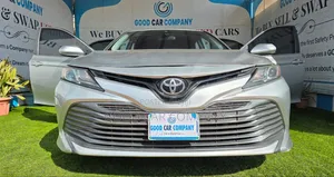 Toyota Camry 2018 Silver