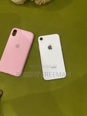 Apple iPhone XR 64 GB White