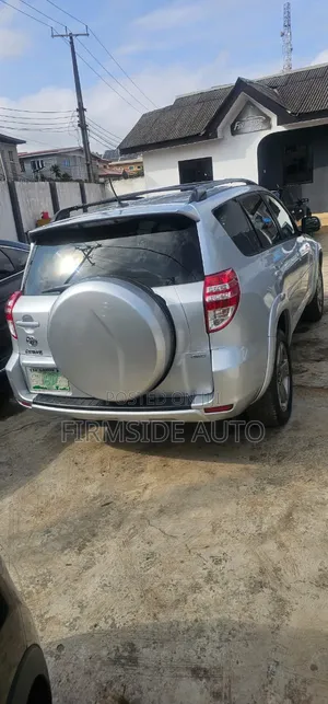 Toyota RAV4 2010 Silver