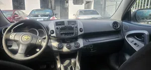 Toyota RAV4 2010 Silver