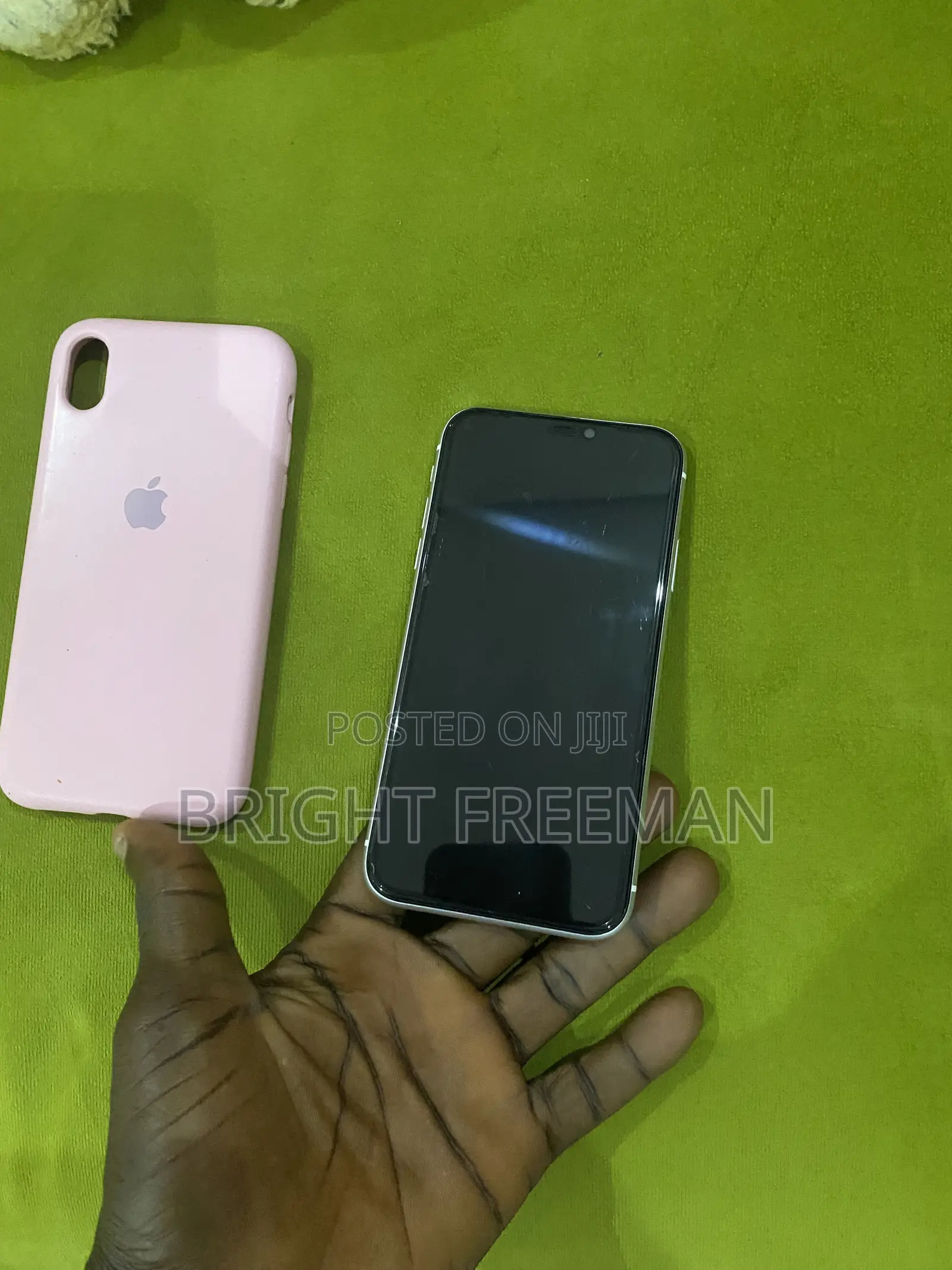Apple iPhone XR 64 GB White