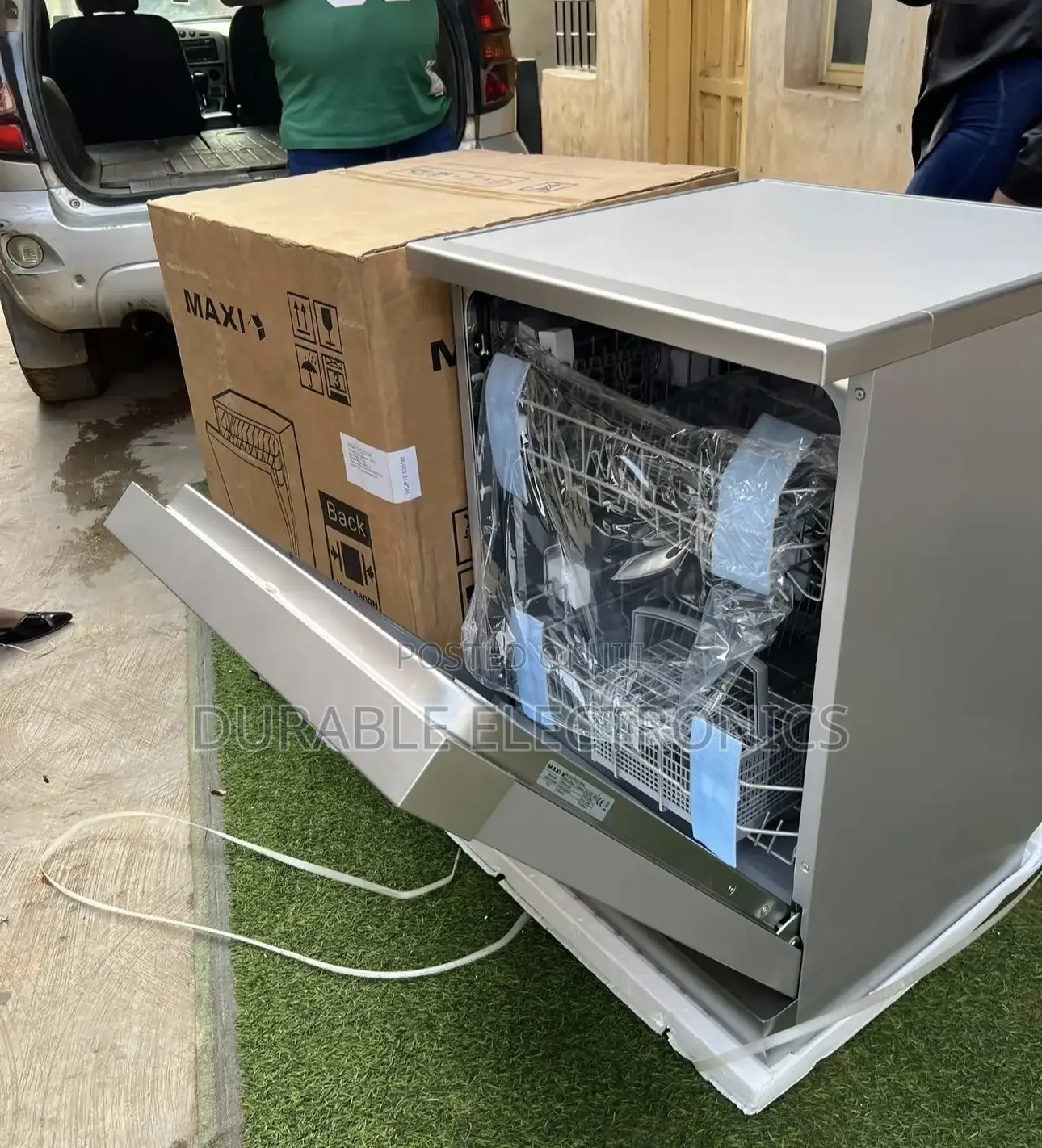 Maxi Dishwasher (12 Place Dishwasher)