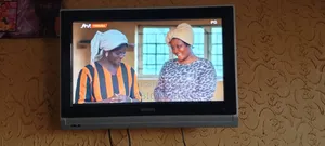 32 Inches TV