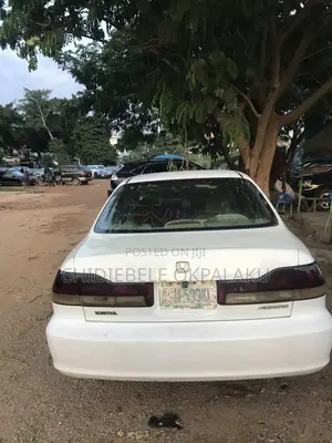 Honda Accord 2001 White