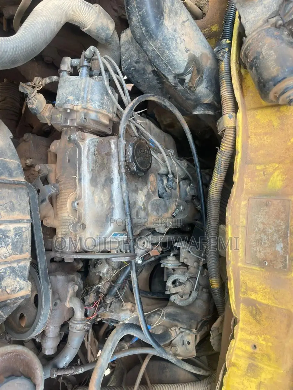 Toyota HiAce 2005 Yellow