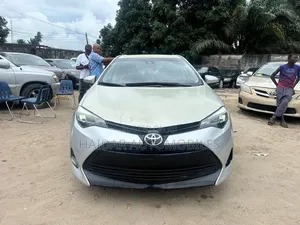 Toyota Corolla LE Eco (1.8L 4cyl 2A) 2018 Silver