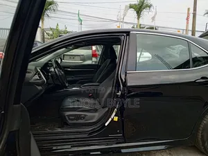 Toyota Camry SE (2.5L 4cyl 8A) 2019 Black