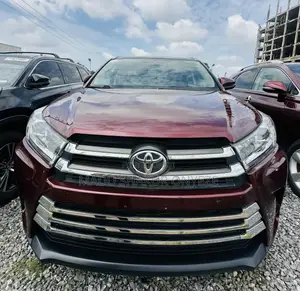 Toyota Highlander XLE V6 4x2 (3.5L 6cyl 6A) 2016 Red