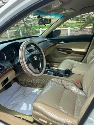 Honda Accord 2011 Off white