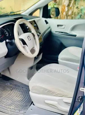 Toyota Sienna 2013 Gray