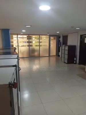 Premium | 250 SQM Office Space
