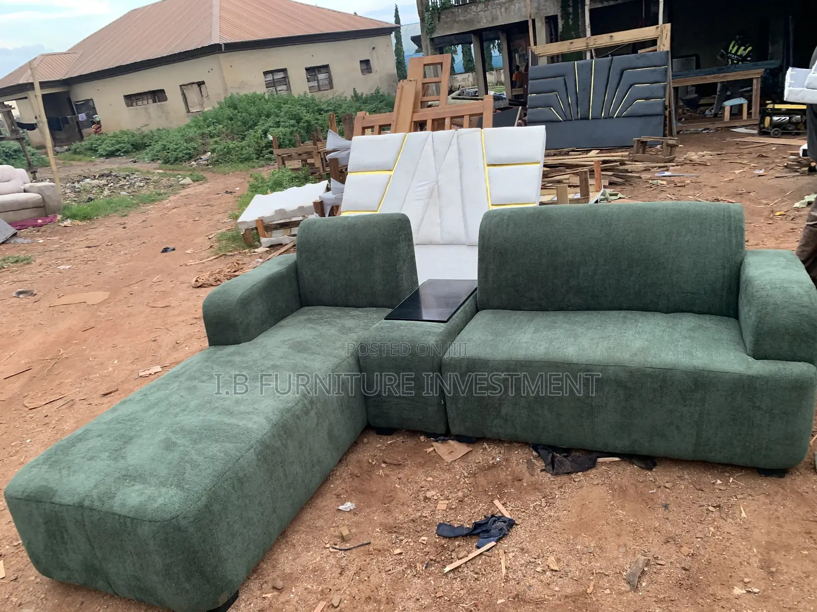 L Unit Chair Available