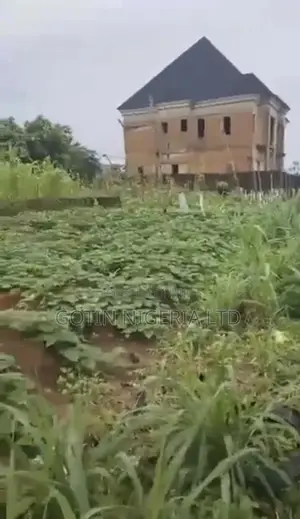 3bdrm Block of Flats in Gotin Nigeria Ltd, Benin City for sale