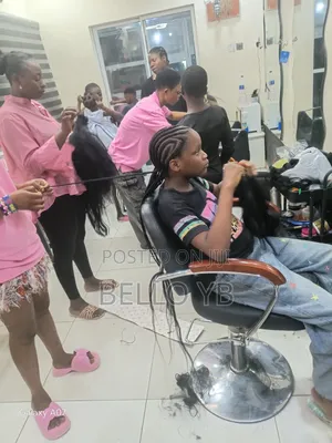 Stylists and Barbers Needed