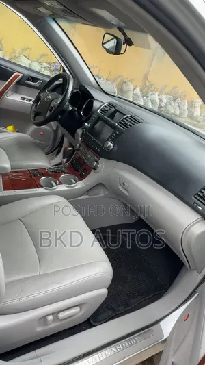 Toyota Highlander Limited 3.5l 4WD 2013 Green