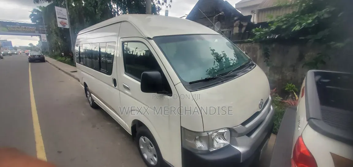 Toyota HiAce 2014 White
