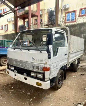 Toyota Dyna 150 Registered 3Y Petrol Engine.