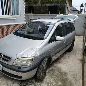 Opel Zafira 2.2 2004 Silver