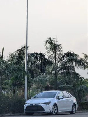 Toyota Corolla 2022 White