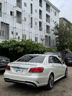 Mercedes-Benz E350 Base 4Matic Sedan AWD (3.5L 6cyl 7A) 2015 White
