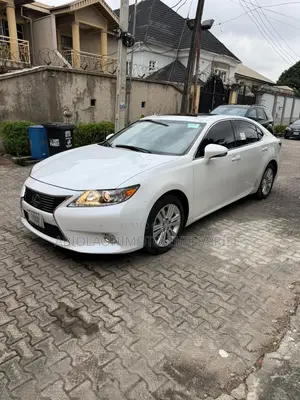 Lexus ES 350 FWD 2014 White