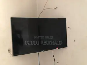 Very Clean 32” LG Smart TV for Sale, Buy and Enjoy.