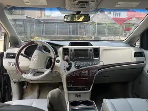 Toyota Sienna XLE 7 Passenger 2012 Black