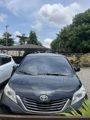 Toyota Sienna XLE 7 Passenger 2012 Black