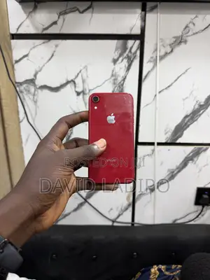 Apple iPhone XR 64 GB Red