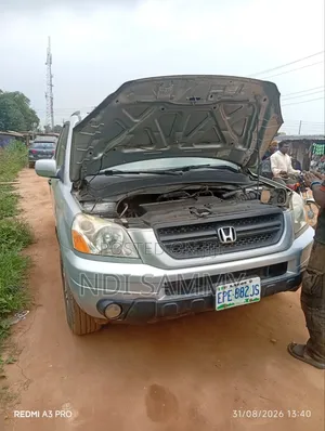 Honda Pilot 2004 Silver