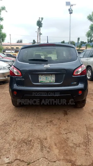 Nissan Qashqai 2010 Gold