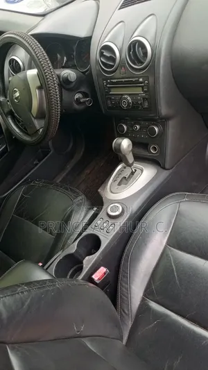 Nissan Qashqai 2010 Gold