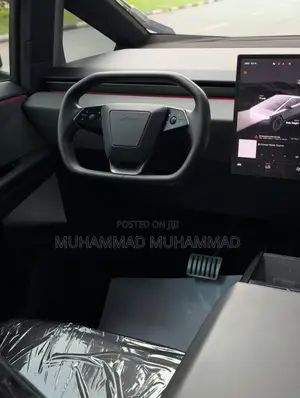 Tesla Cybertruck Cyberbeast 2025 Silver