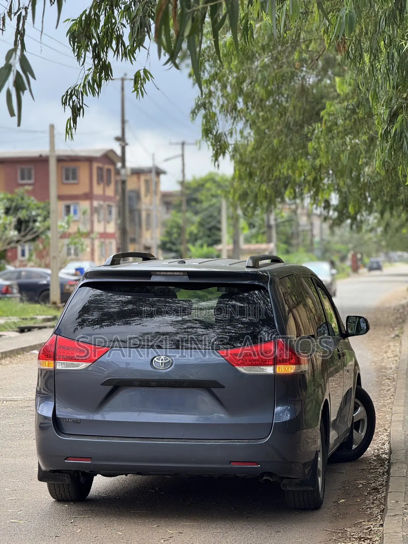 Toyota Sienna 2013 Blue