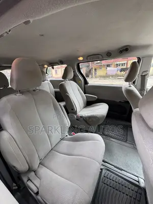 Toyota Sienna 2013 Blue