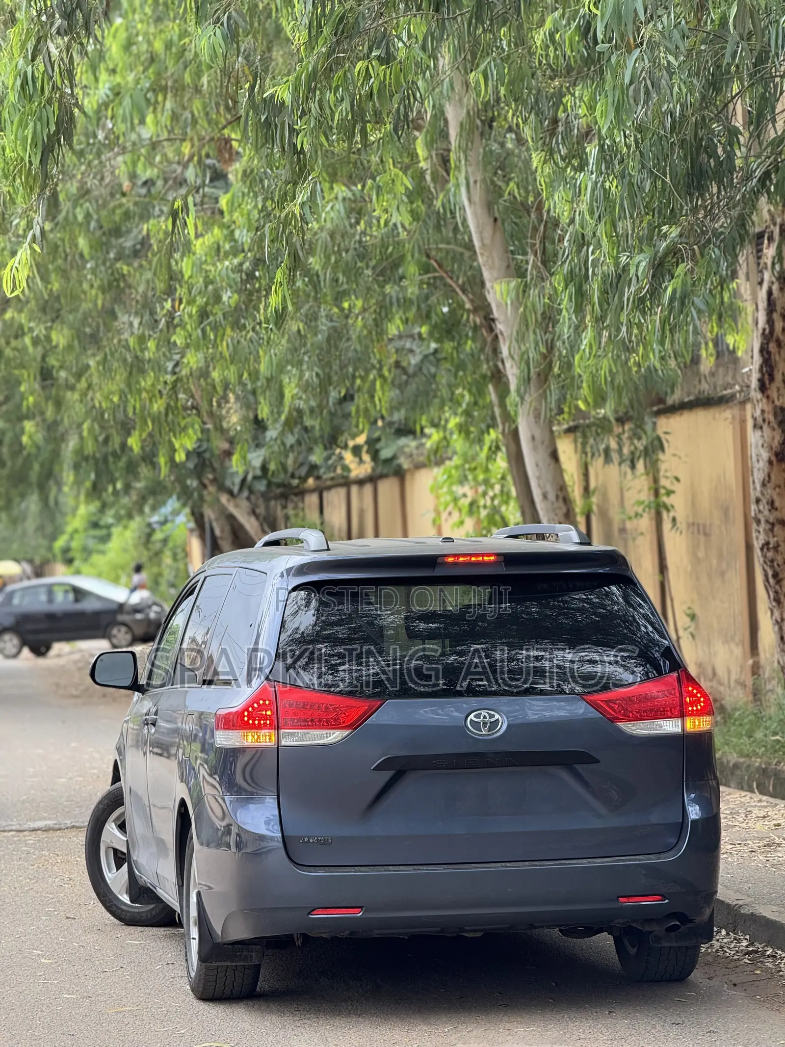Toyota Sienna 2013 Blue